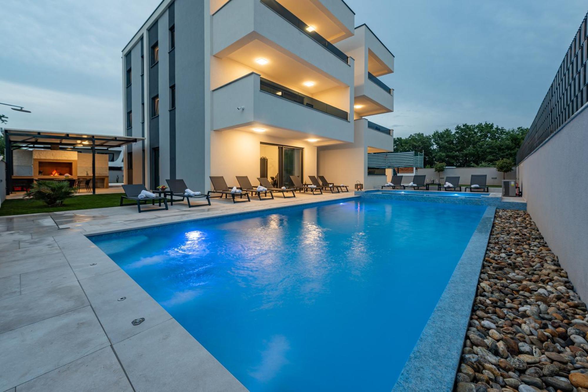 Apartments Menalo Elegance ซาตอน ภายนอก รูปภาพ