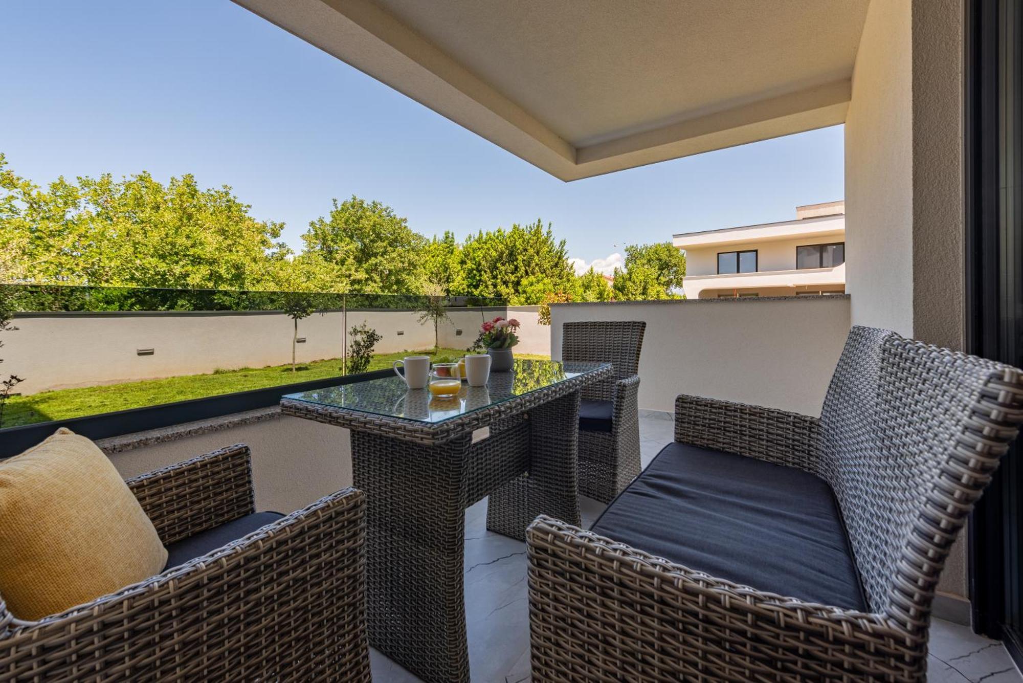 Apartments Menalo Elegance ซาตอน ภายนอก รูปภาพ