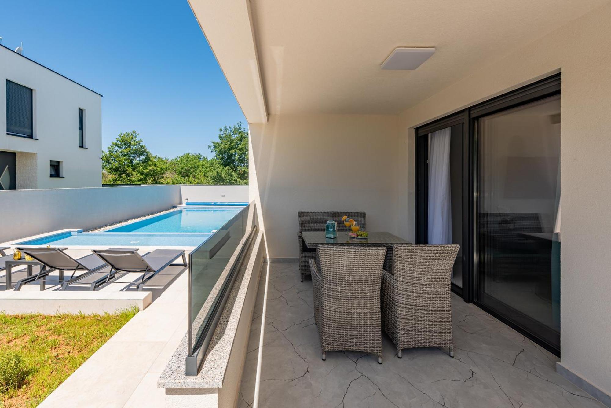 Apartments Menalo Elegance ซาตอน ภายนอก รูปภาพ