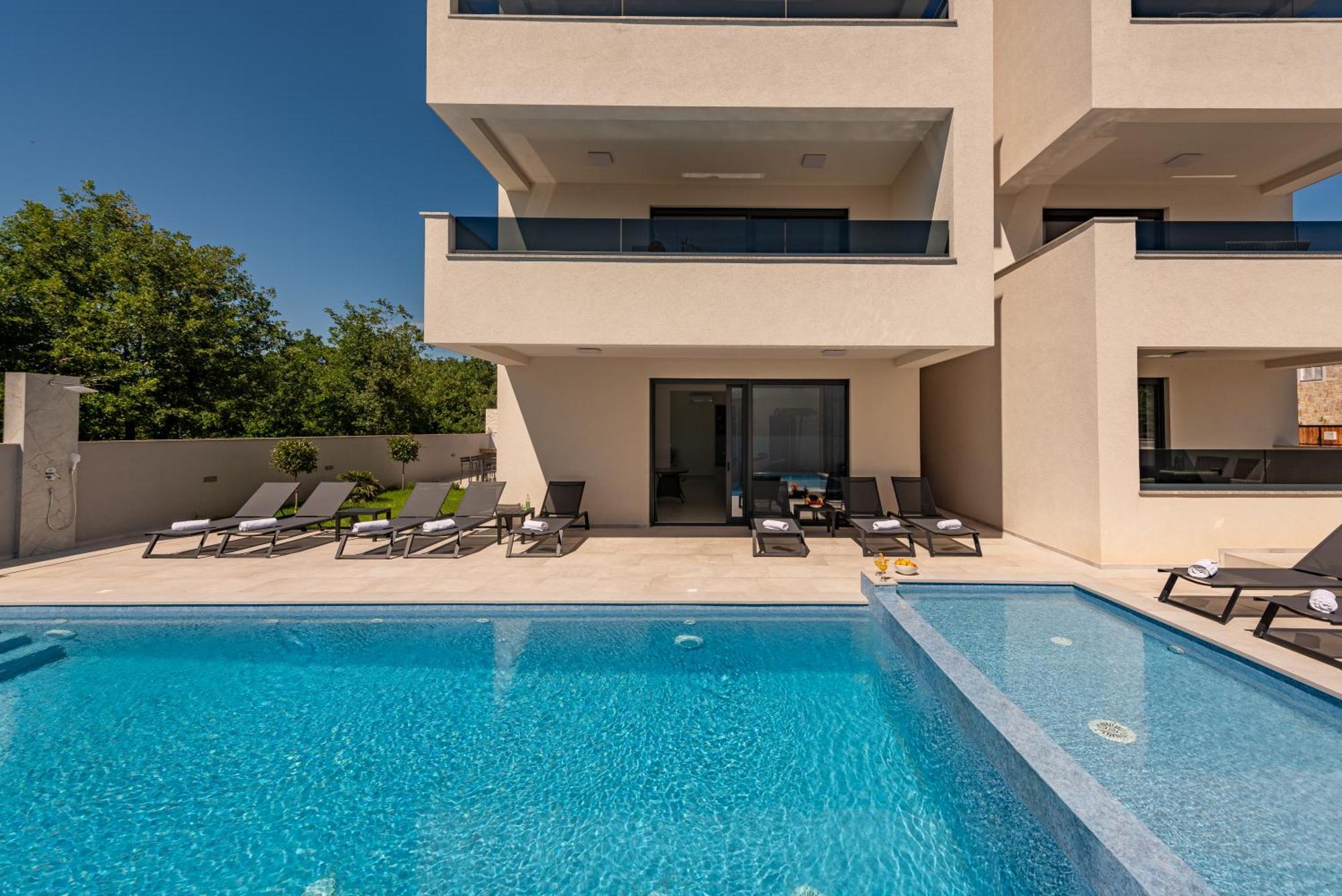 Apartments Menalo Elegance ซาตอน ภายนอก รูปภาพ