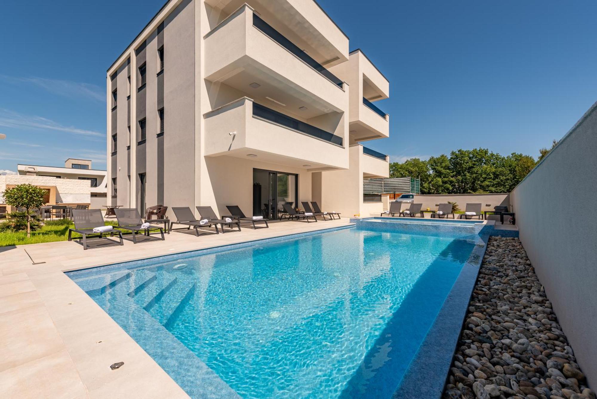 Apartments Menalo Elegance ซาตอน ภายนอก รูปภาพ
